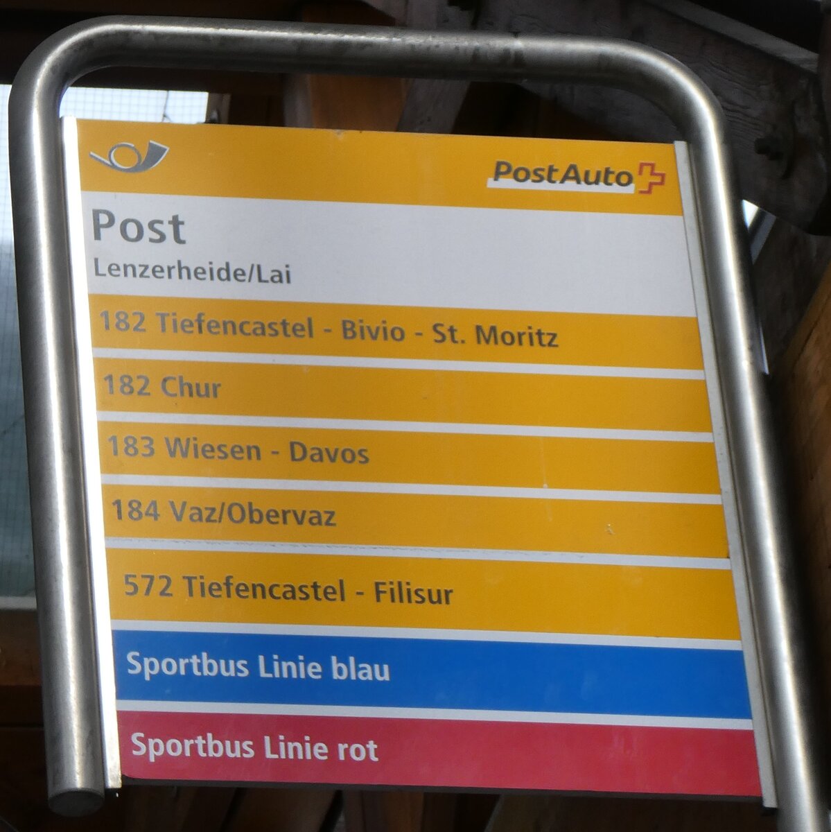 (272'418) - PostAuto-Haltestellenschild - Lenzerheide/Lai, Post - am 22. Februar 2025