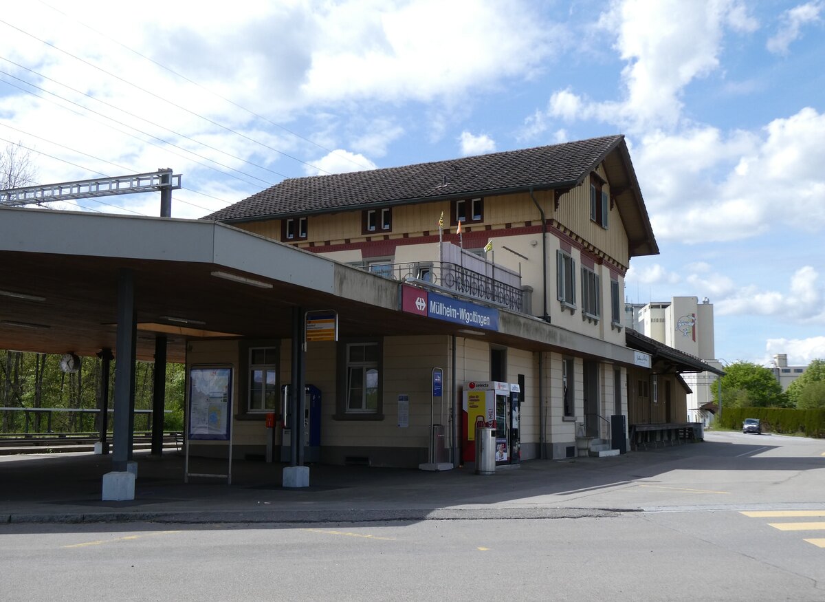 (274'113) - PostAuto-Haltestelle am 22. April 2025 beim Bahnhof Mllheim-Wigoltingen