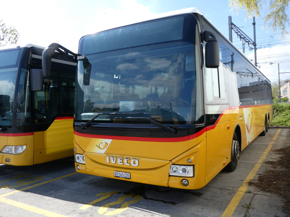 (274'228) - CarPostal Ouest - VD 545'235/PID 12'056 - Iveco (ex Ballestraz, Grne; ex Vorfhrfahrzeug Iveco France EY 361 WS) am 26. April 2025 in Yverdon, Garage