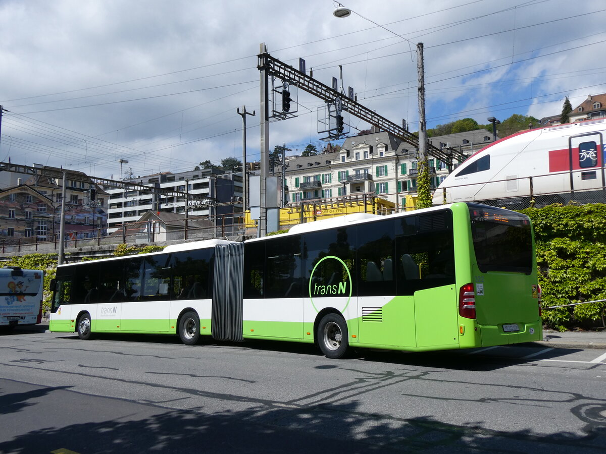 (274'278) - transN, La Chaux-de-Fonds - Nr. 322/NE 112'322 - Mercedes am 26. April 2025 beim Bahnhof Neuchtel