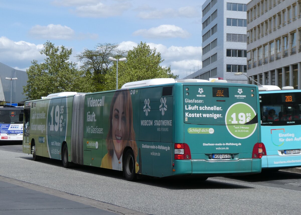 (274'970) - WVG Wolfsburg - Nr. 552/WOB-VG 52 - MAN am 7. Mai 2025 beim Hauptbahnhof Wolfsburg