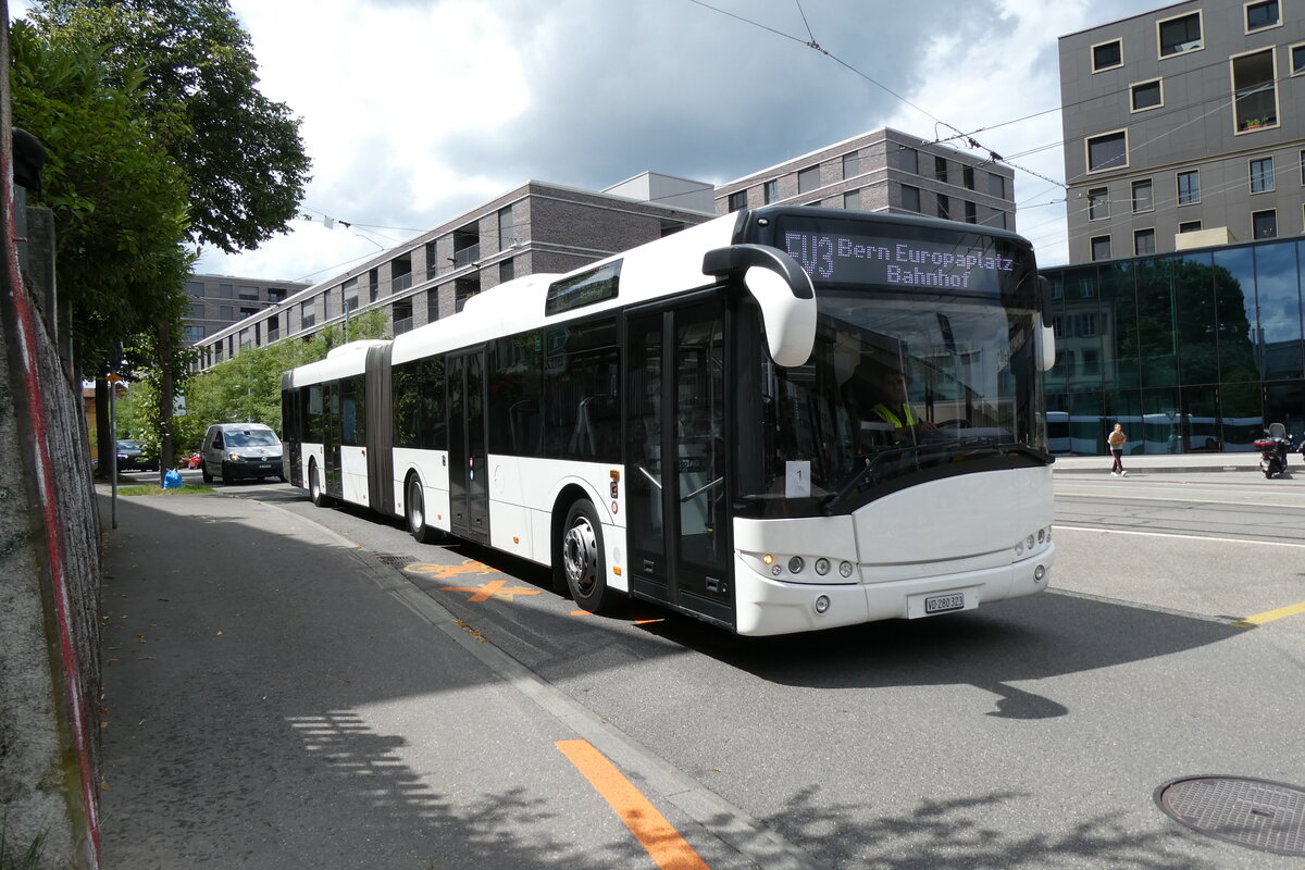 (278'316) - Overney, Vevey - VD 280'323 - Solaris (ex AAGR Rothenburg) am 1. August 2025 beim Bahnhof Bern Europaplatz