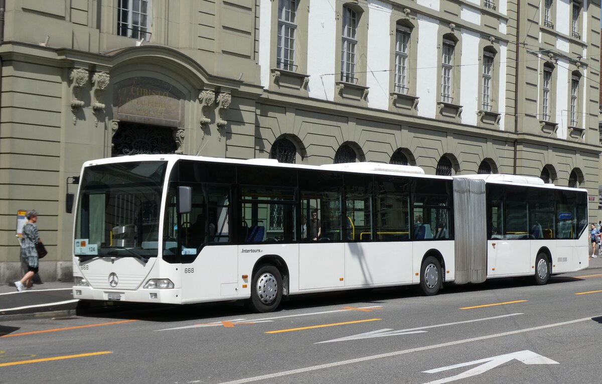 (278'339) - Intertours, Domdidier - Nr. 668/FR 300'668 - Mercedes (ex Nr. 203; ex VZO Grningen Nr. 53) am 1. August 2025 beim Bahnhof Bern