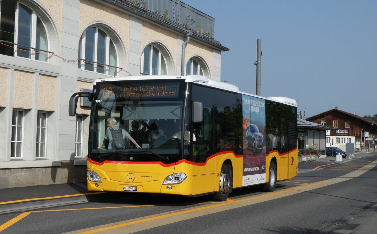 (278'808) - PostAuto Bern - BE 610'531/PID 11'947 - Mercedes am 13. August 2025 beim Bahnhof Spiez