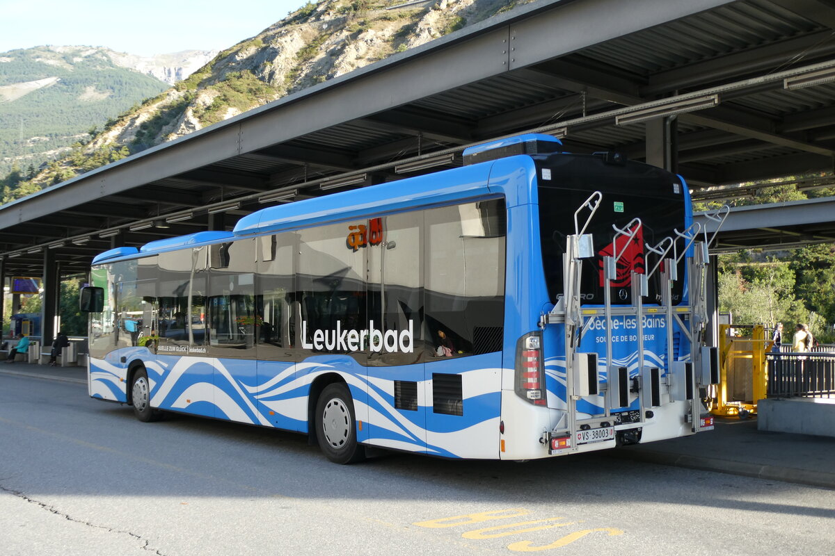 (279'930) - LBB Susten - Nr. 3/VS 38'003 - Mercedes am 6. September 2025 beim Bahnhof Leuk