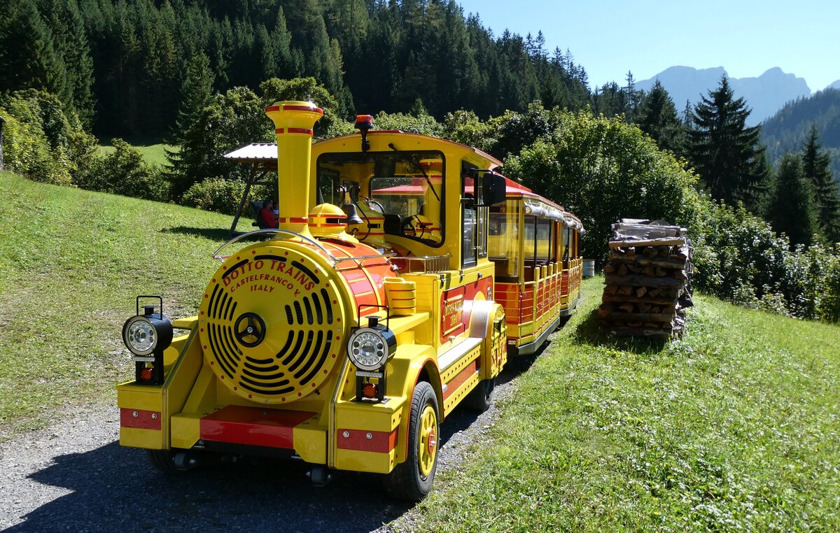 (280'589) - Stadl-Bräu-Express, Rinnen - am 19. September 2025 in Mitteregg, Ende der Welt (280'589) - Stadl-Bräu-Express, Rinnen - am 19. September 2025 in Mitteregg, Ende der Welt