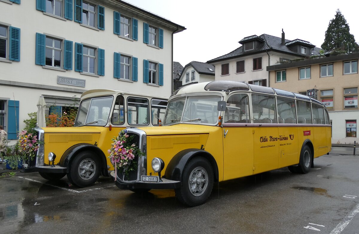 (280'683) - Oldie-Tours Zürisee, Wollerau - Nr. 1/SZ 26'083 - Saurer/R&J am 27. September 2025 beim Bahnhof Wädenswil (280'683) - Oldie-Tours Zürisee, Wollerau - Nr. 1/SZ 26'083 - Saurer/R&J am 27. September 2025 beim Bahnhof Wädenswil
