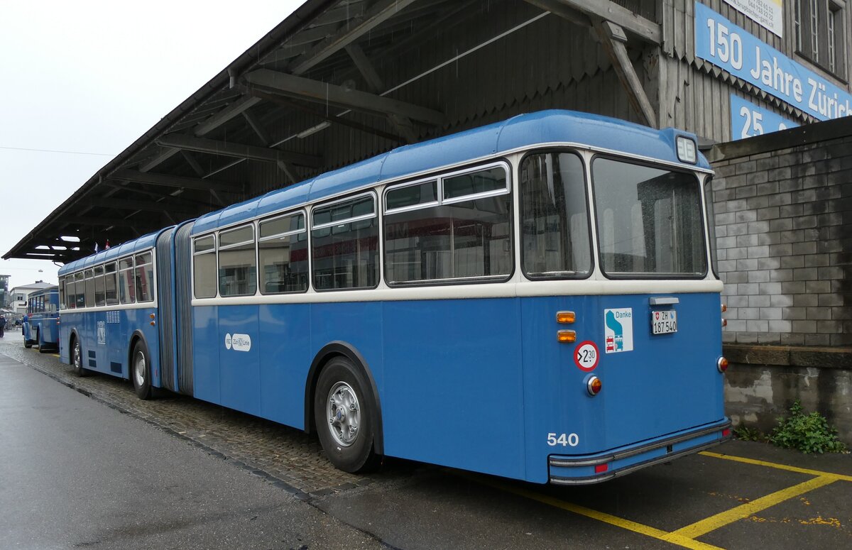 (280'695) - VBZ Zürich (TMZ) - Nr. 540/ZH 187'540 - Saurer/Saurer (ex Nr. 7540; ex Nr. 540) am 27. September 2025 beim Bahnhof Wädenswil (280'695) - VBZ Zürich (TMZ) - Nr. 540/ZH 187'540 - Saurer/Saurer (ex Nr. 7540; ex Nr. 540) am 27. September 2025 beim Bahnhof Wädenswil