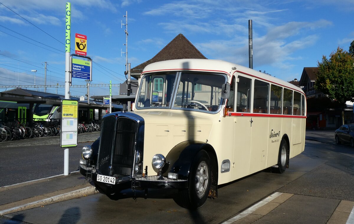 (280'983) - Steiner, Messen - SO 20'142 - Berna/Hess (ex Bärtschi, Biberen) am 5. Oktober 2025 beim Bahnhof Langnau (280'983) - Steiner, Messen - SO 20'142 - Berna/Hess (ex Bärtschi, Biberen) am 5. Oktober 2025 beim Bahnhof Langnau