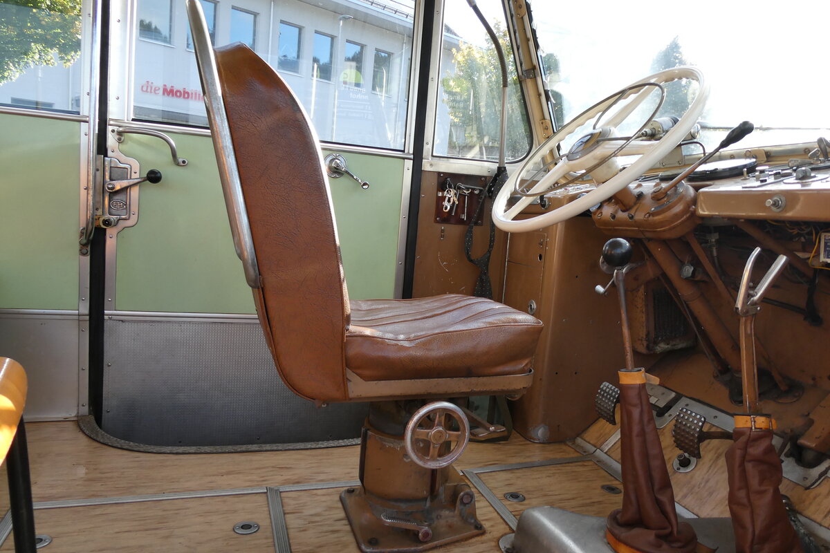 (280'991) - Steiner, Messen - SO 20'142 - Berna/Hess (ex Bärtschi, Biberen) am 5. Oktober 2025 beim Bahnhof Langnau (Innenaufnahme) (280'991) - Steiner, Messen - SO 20'142 - Berna/Hess (ex Bärtschi, Biberen) am 5. Oktober 2025 beim Bahnhof Langnau (Innenaufnahme)