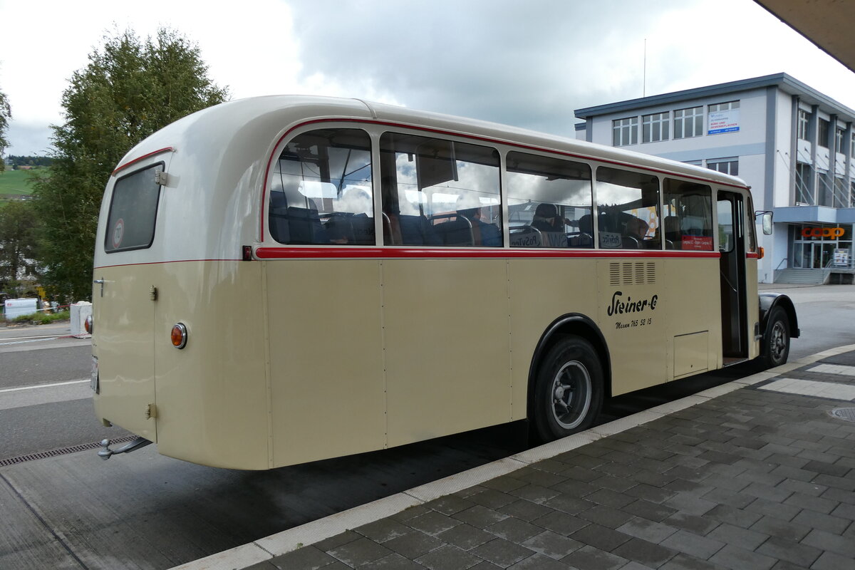 (281'014) - Steiner, Messen - SO 20'142 - Berna/Hess (ex Bärtschi, Biberen) am 5. Oktober 2025 beim Bahnhof Biglen (281'014) - Steiner, Messen - SO 20'142 - Berna/Hess (ex Bärtschi, Biberen) am 5. Oktober 2025 beim Bahnhof Biglen