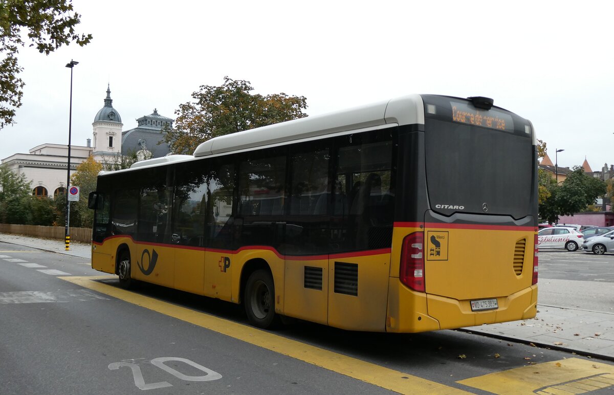 (281'209) - CarPostal Ouest - VD 475'383/PID 10'528 - Mercedes (ex TPB, Sdeilles) am 11. Oktober 2025 beim Bahnhof Yverdon