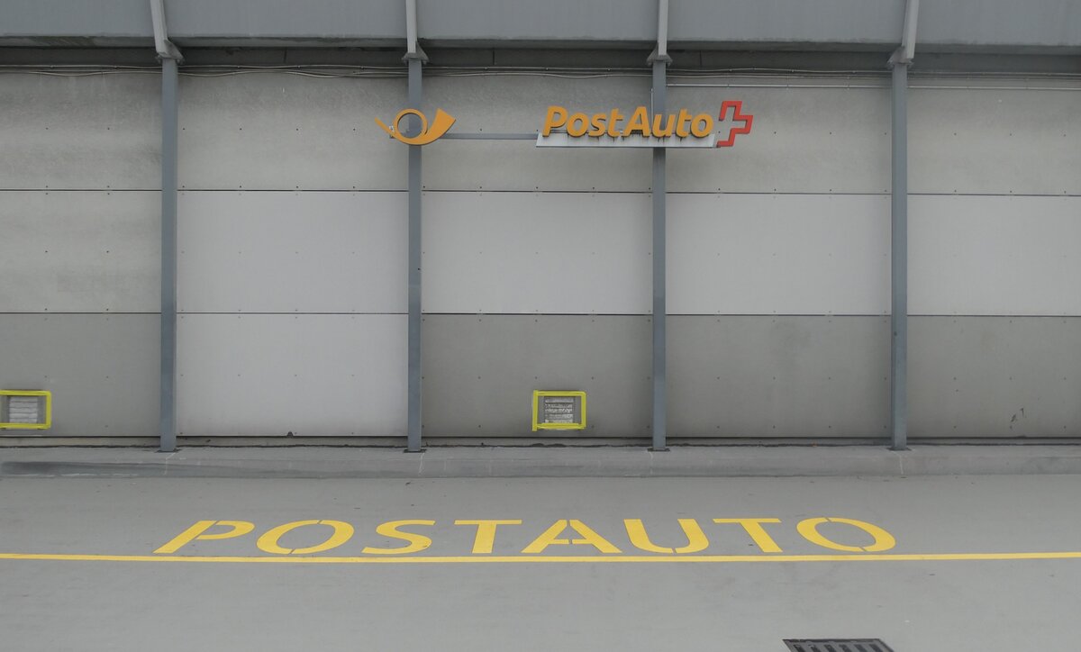 (282'156) - Parkplatz fr PostAuto am 8. November 2025 in Bern, Postautostation