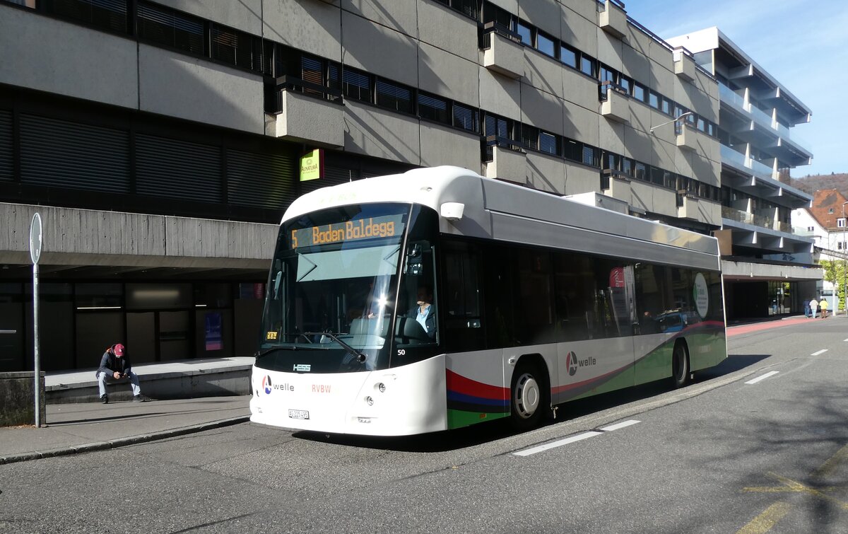 (282'306 - RVBW Wettingen - Nr. 50/AG 225'495 - eHess am 11. November 2025 in Baden, Postautostation