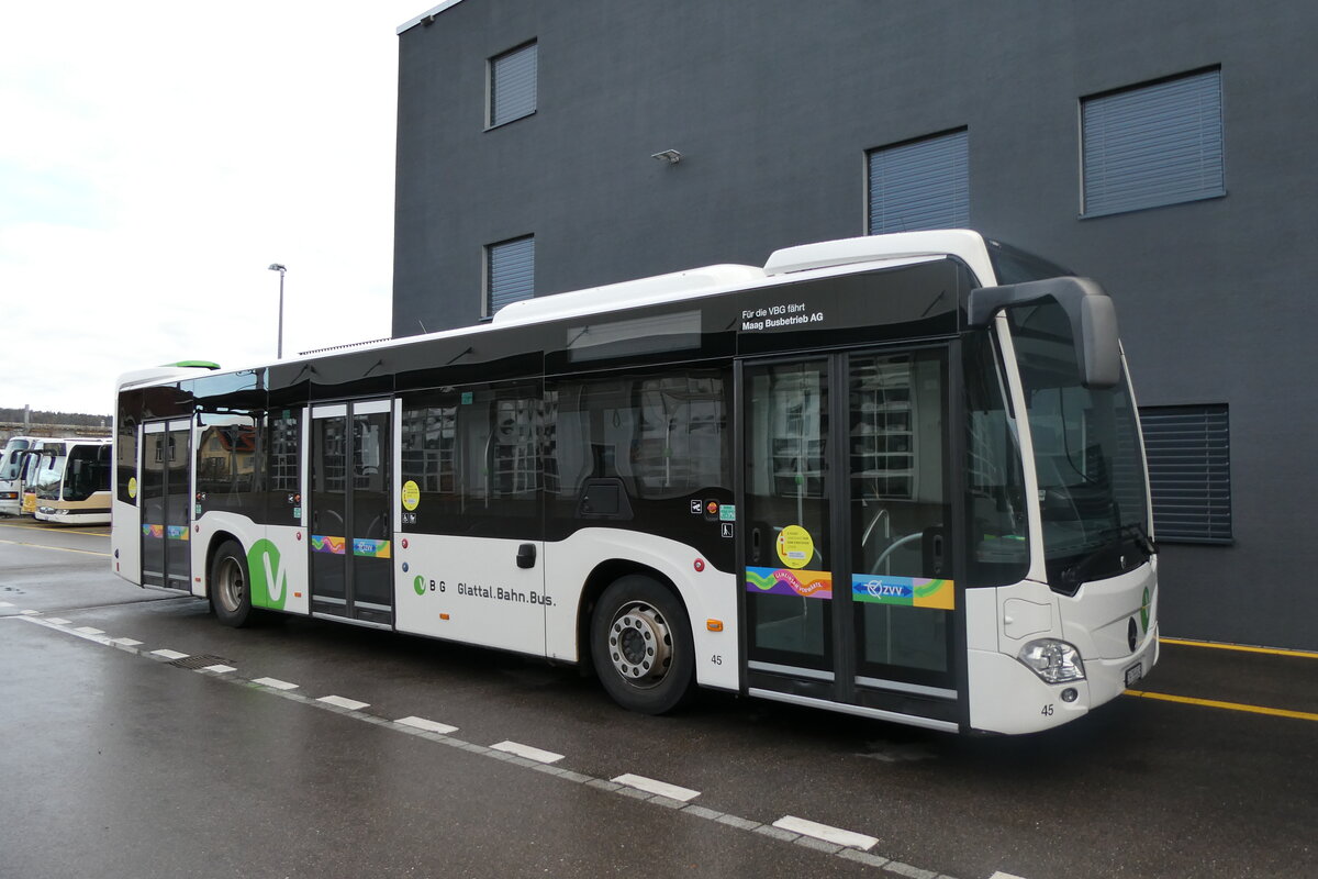 (282'644) - Maag, Kloten - Nr. 45/ZH 7560545 - Mercedes am 29. November 2025 in Winterthur, Daimler Buses