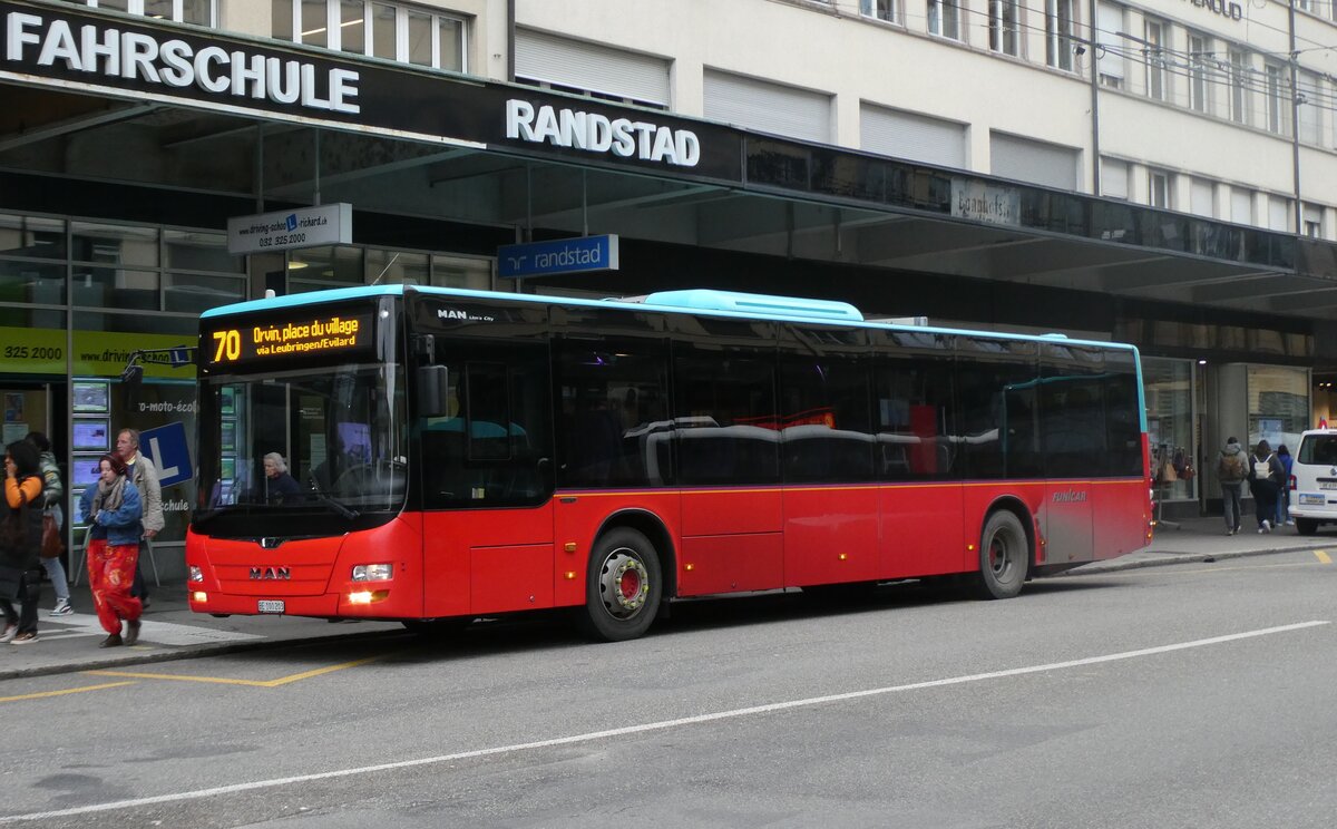 (282'750) - Funi-Car, Biel - Nr. 3/BE 100'203 - MAN am 4. Dezember 2025 beim Bahnhof Biel