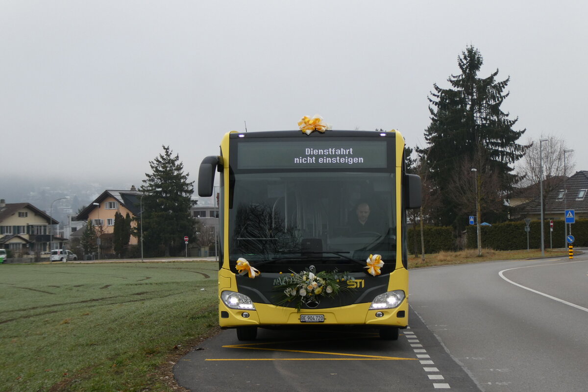 (283'151) - STI Thun - Nr. 720/BE 904'720 - Mercedes am 14. Dezember 2025 in Thun, Weststrasse