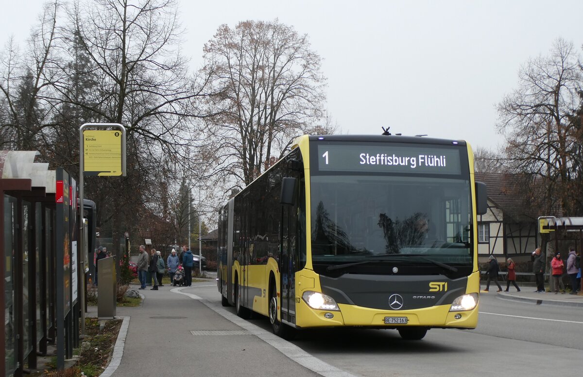 (283'165) - STI Thun - Nr. 720/BE 904'720 - Mercedes am 14. Dezember 2025 in Steffisburg, Kirche