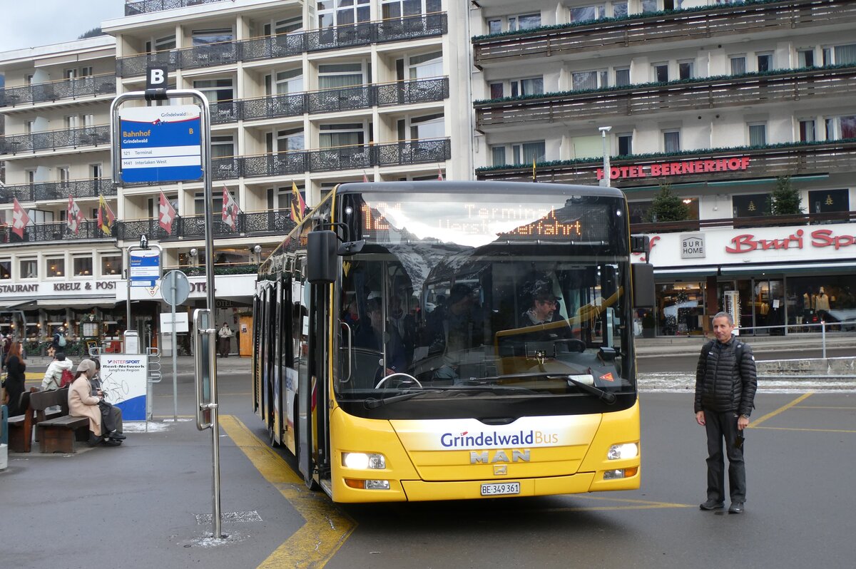 (283'633) - GrindelwaldBus, Grindelwald - Nr. 20/BE 349'361 - MAN/G�ppel am 2. Januar 2026 beim Bahnhof Grindelwald