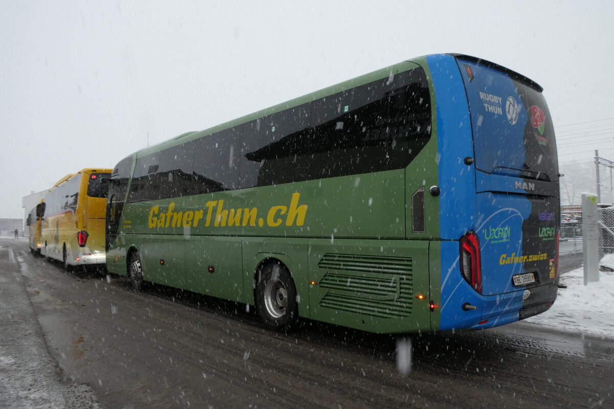 (283'860) - Gafner, Gwatt - Nr. 108/BE 26'580 - MAN am 10. Januar 2026 beim Bahnhof Frutigen