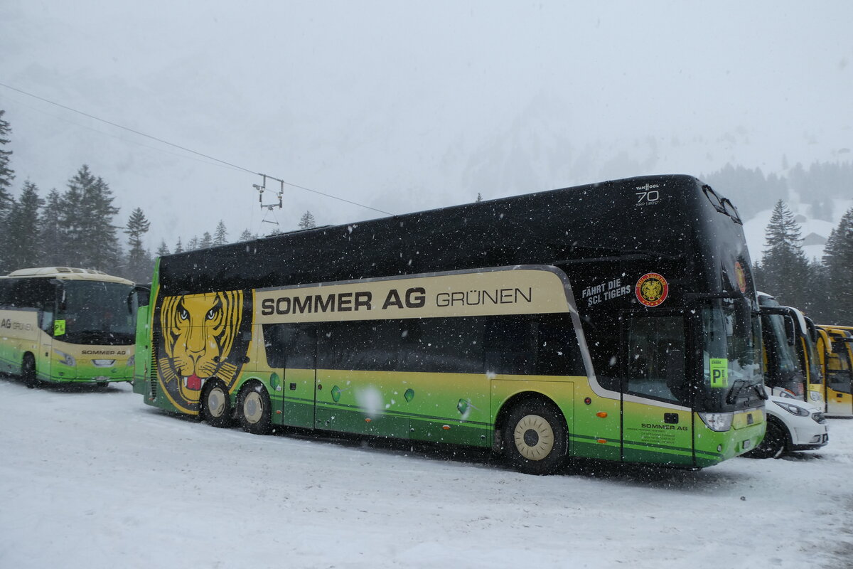 (283'978) - Sommer, Gr�nen - BE 123'540 - Van Hool am 10. Januar 2026 in Adelboden, Unter dem Birg