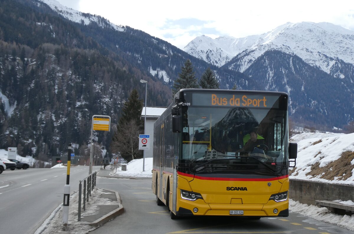 (284'810) - Bus Val M�stair, L� - GR 182'326/PID 12'109 - Scania am 10. Februar 2026 in M�stair, Somvih