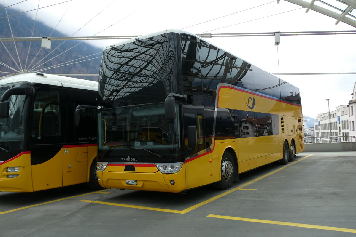 (284'902) - PostAuto Graub�nden - GR 170'402/PID 10'963 - Van Hool am 14. Februar 2026 in Chur, Postautostation