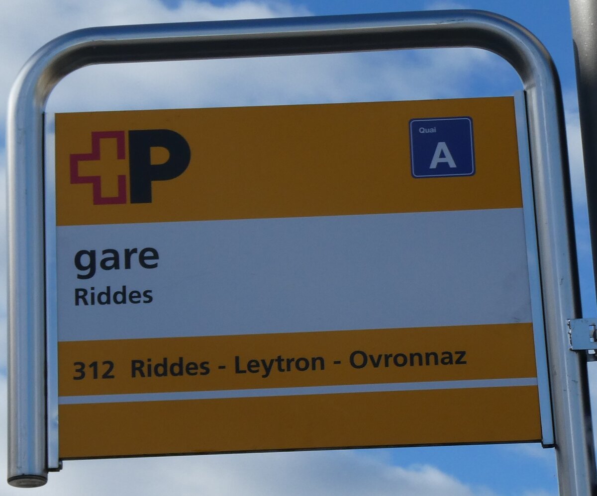(285'041) - +P-Haltestellenschild - Riddes, gare - am 24. Februar 2026
