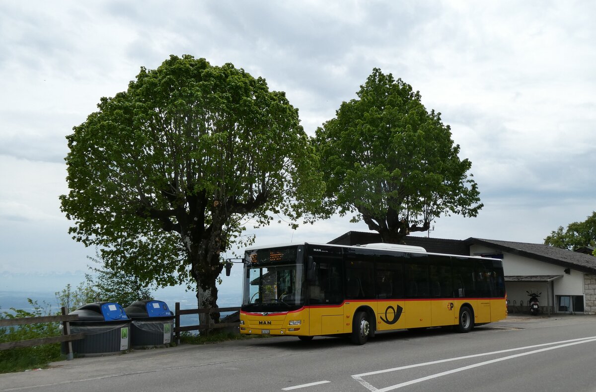 (286'502) - Funi-Car, Biel - Nr. 22/BE 567'522/PID 10'945 - MAN am 28. April 2026 beim Bahnhof Pr�les