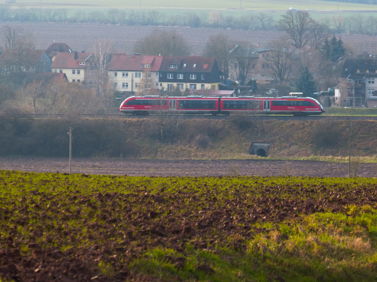 642 xxx mit Regionalbahn nach Erfurt bei Wolkramshausen 17.01.2015