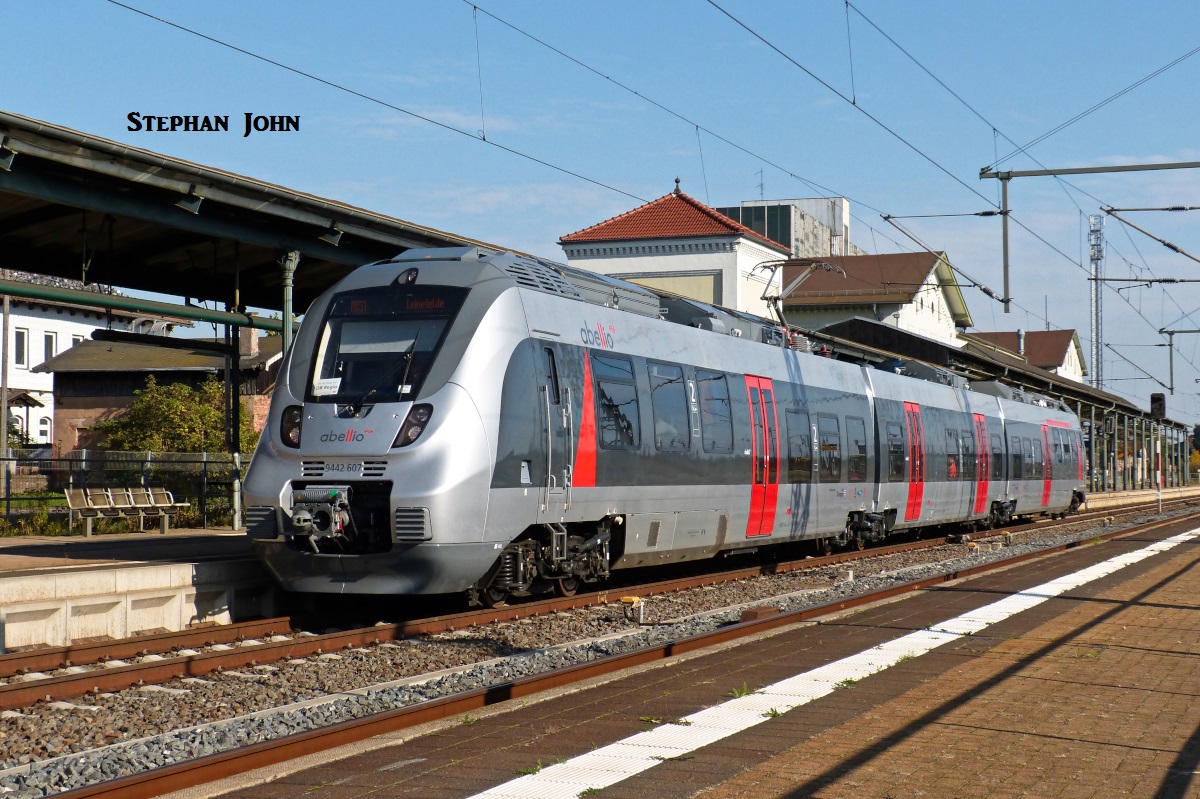 Abellio 442 607 mit Regionalbahn nach Leinefelde. Bahnhof Nordhausen 10.10.2015