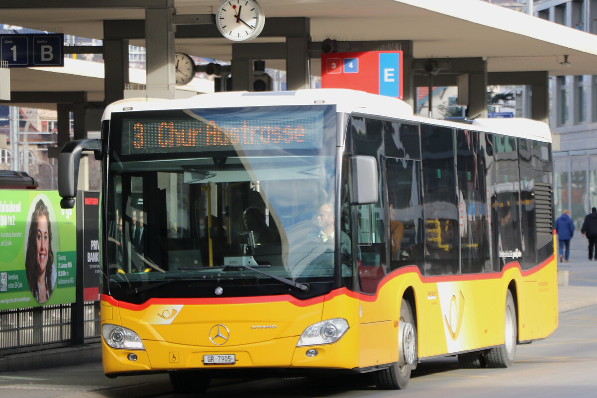 Dnser, Trimmis - GR 7905/PID 11'448 - Mercedes am 15. Januar 2025 beim Bahnhof Chur (Aufnahme: Martin Beyer)