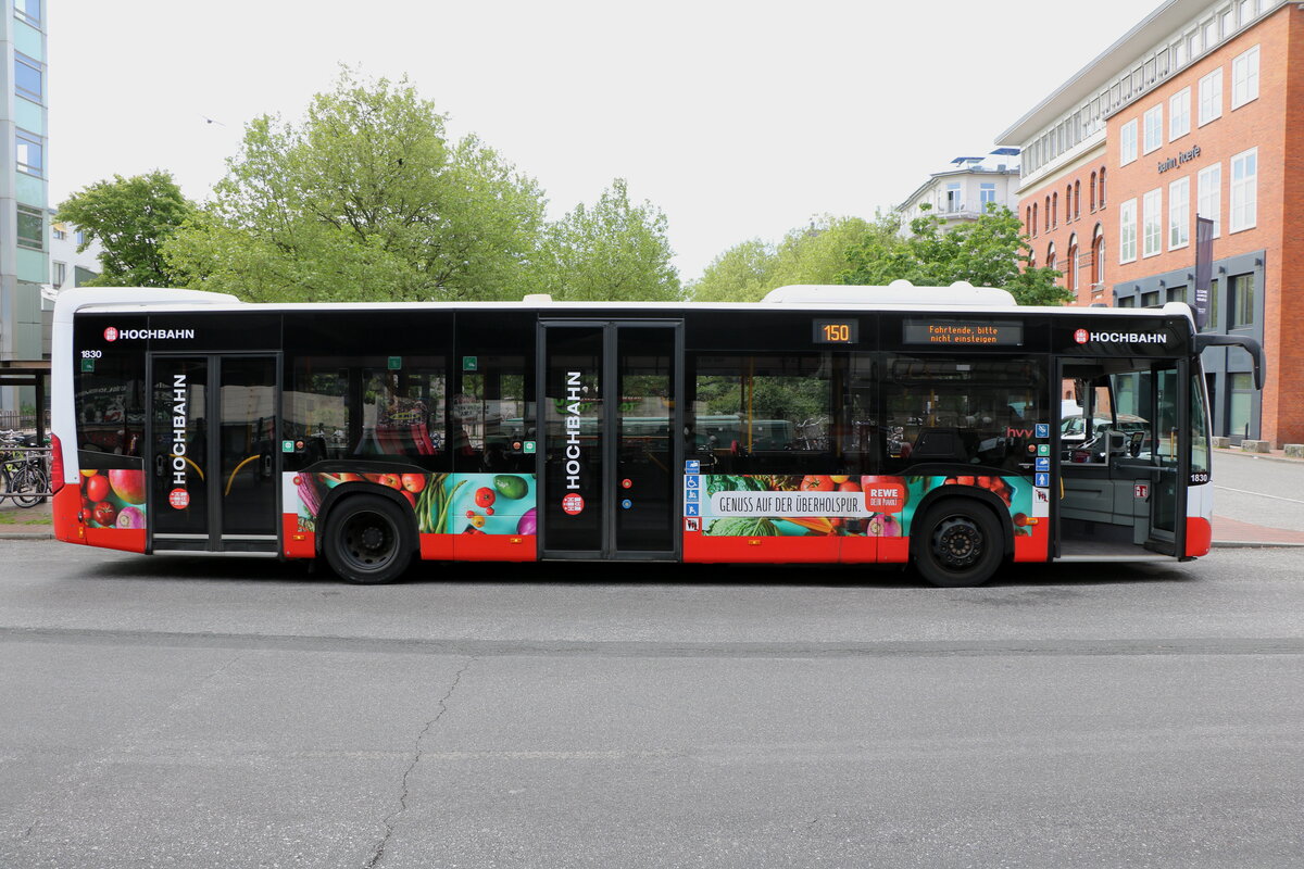 HHA Hamburg - Nr. 1830/HH-YB 1830 - Mercedes am 10. Mai 2025 in Hamburg, Busbahnhof HH-Altona (Aufnahme: Martin Beyer)