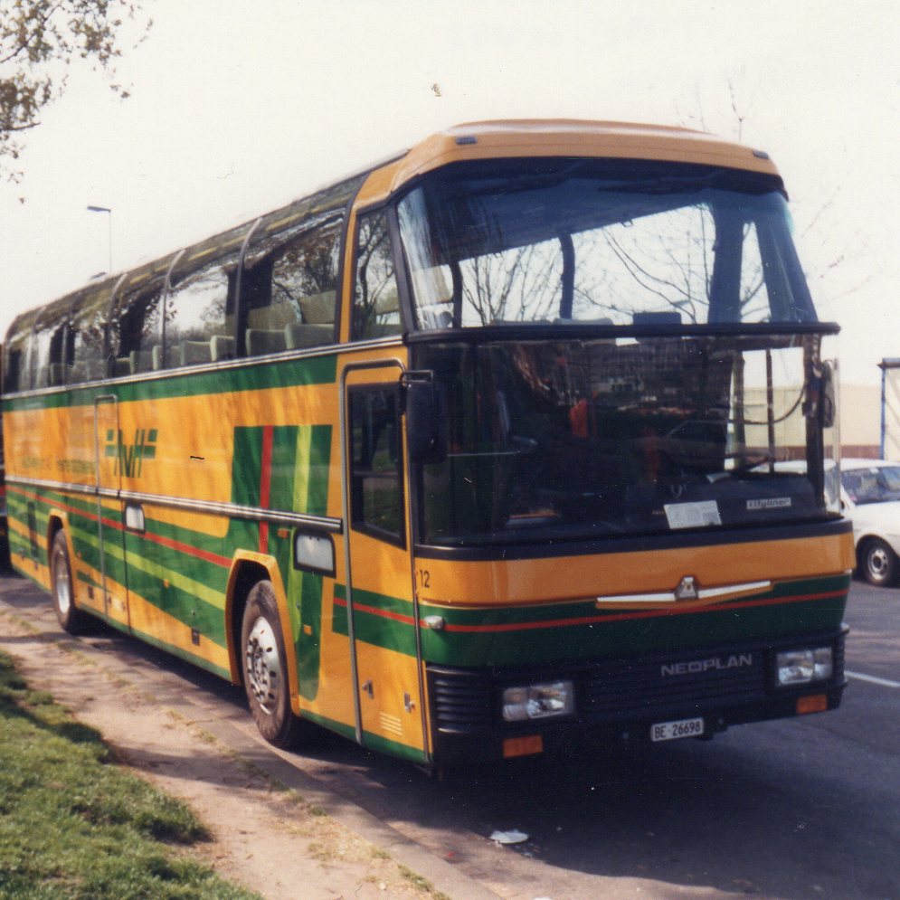 (MD132) - Aus dem Archiv: AvH Heimenschwand - Nr. 12/BE 26'698 - Neoplan im Mai 1984