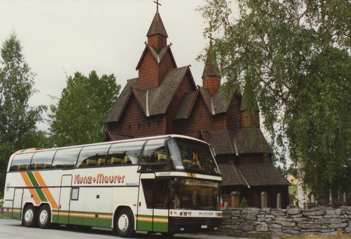 (MD137) - Aus dem Archiv; aus der Schweiz: Kunz+Maurer, Burgistein - Nr. 14/BE 441'014 - Neoplan um 2000 in Heddal