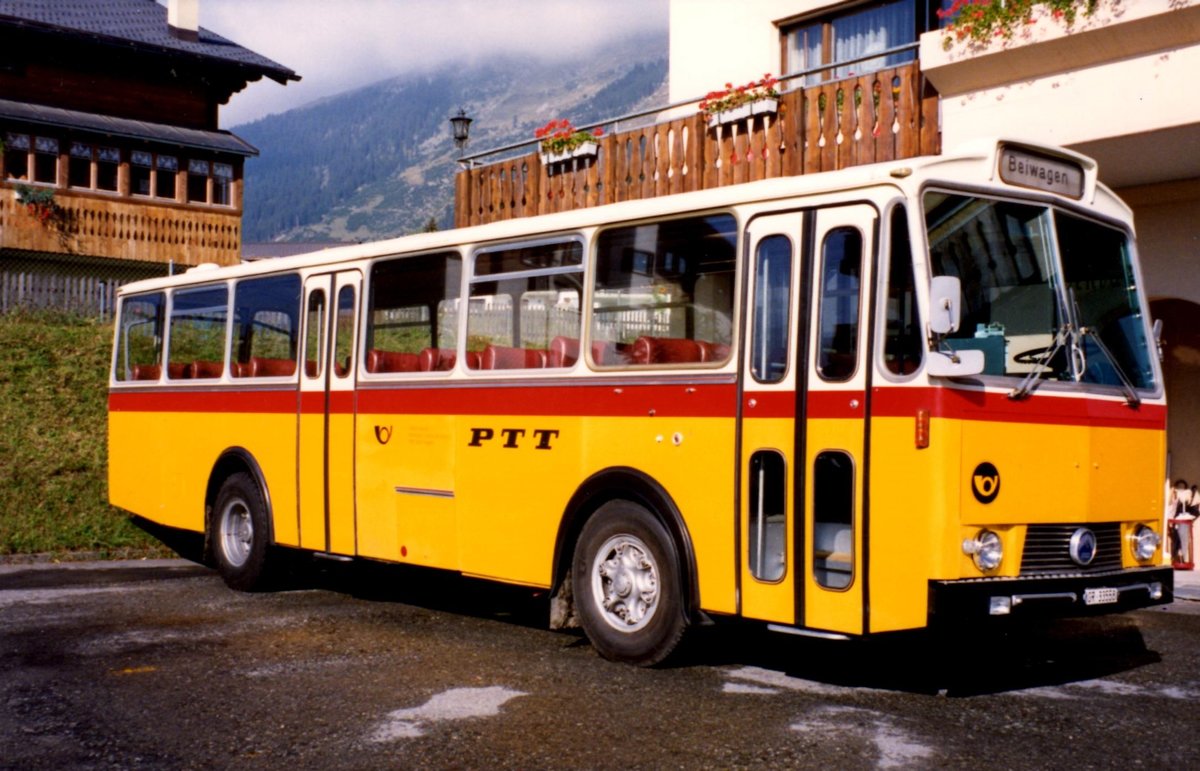 (MD304) - Aus dem Archiv: Bearth, Brigels - Nr. 4/GR 33'558 - Saurer/Tscher (ex Zazzi, Disentis) um 1990 in Brigels