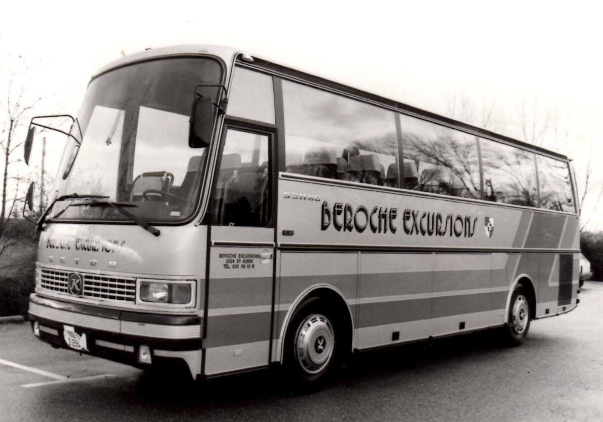 (MD343) - Aus dem Archiv: Broche, St-Aubin - 652 Z-2584 - Setra am 12. April 1992