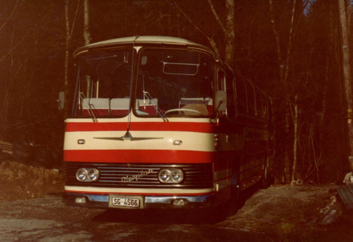 (MD356) - Aus dem Archiv: Zahner, Uznach - SG 4566 - Neoplan im Dezember 1977