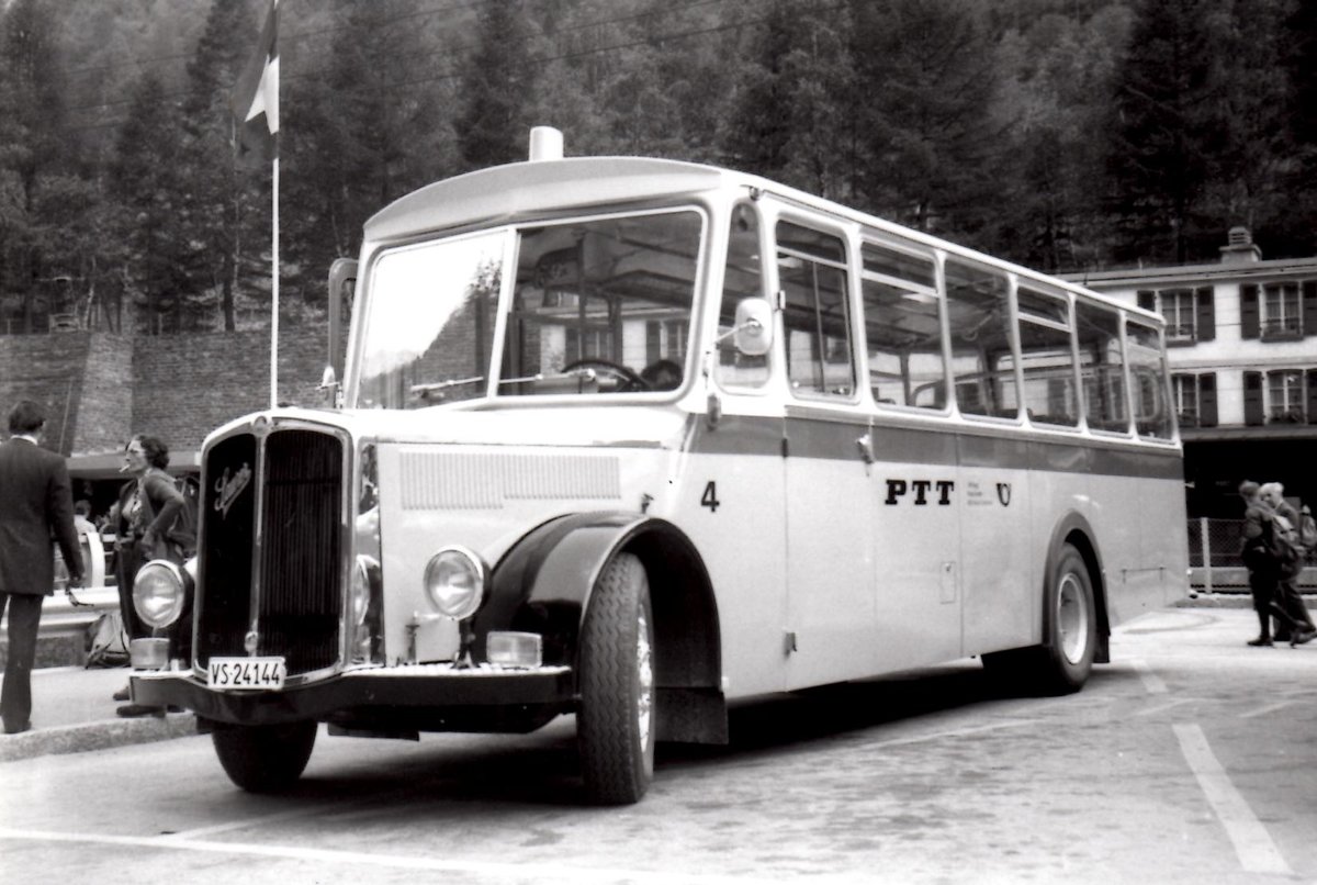 (MD451) - Aus dem Archiv: Jaggi, Kippel - Nr. 4/VS 24'144 - Saurer/R&J um 1975