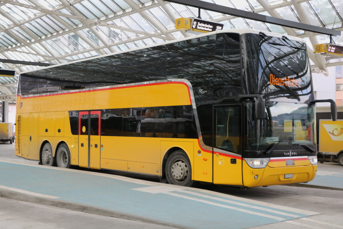 PostAuto Graubnden - GR 170'403/PID 11'108 - Van Hool am 15. Januar 2025 in Chur, Postautostation (Aufnahme: Martin Beyer)