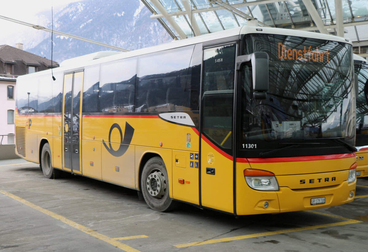 PostAuto Graubnden - GR 179'708/PID 11'301 - Setra am 15. Januar 2025 in Chur, Postautostation (Aufnahme: Martin Beyer)