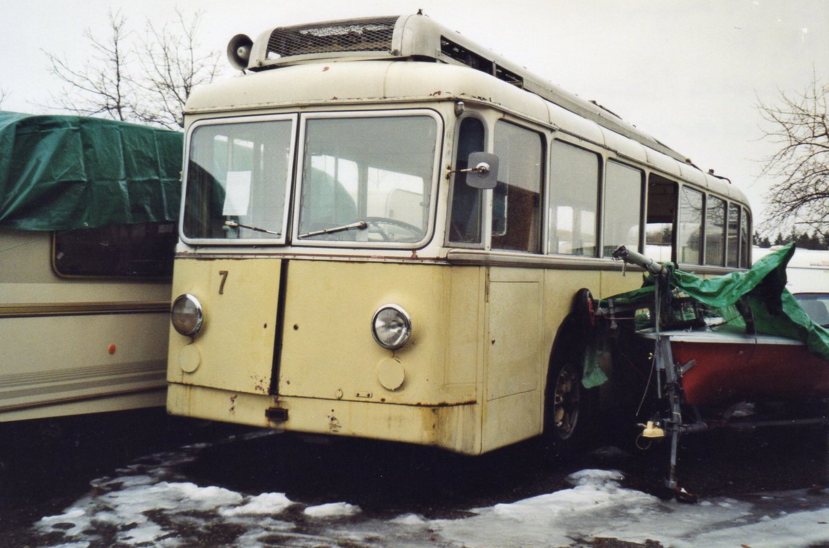 (R 4022) - Aus dem Archiv: STI Thun - Nr. 7 - Berna/Gangloff Trolleybus am 12. Februar 2005 in Niederscherli