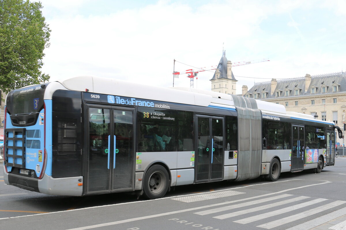 RATP Paris - Nr. 5639 - Iveco Urbanway 18 am 19. Juli 2023 in Paris (Aufnahme: Martin Beyer)