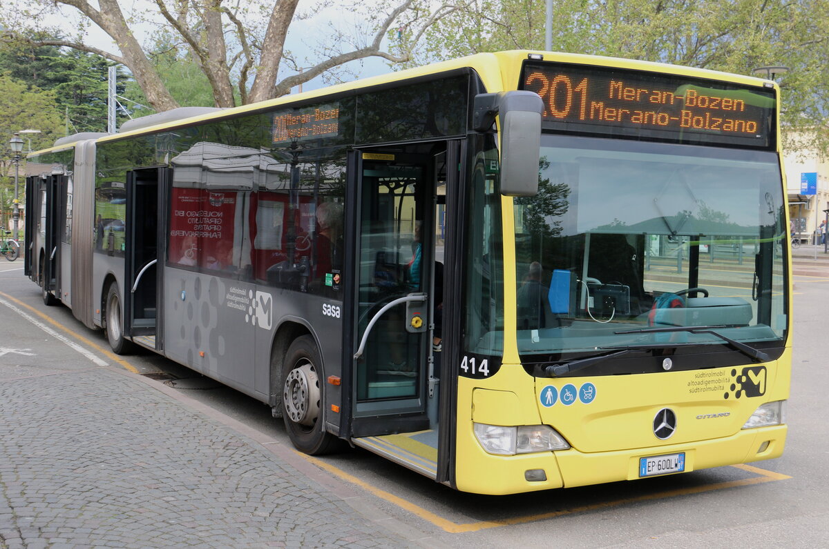 SASA Bozen - Nr. 414/EP-600 LW - Mercedes am 15. April 2024 in Meran (Aufnahme: Martin Beyer)