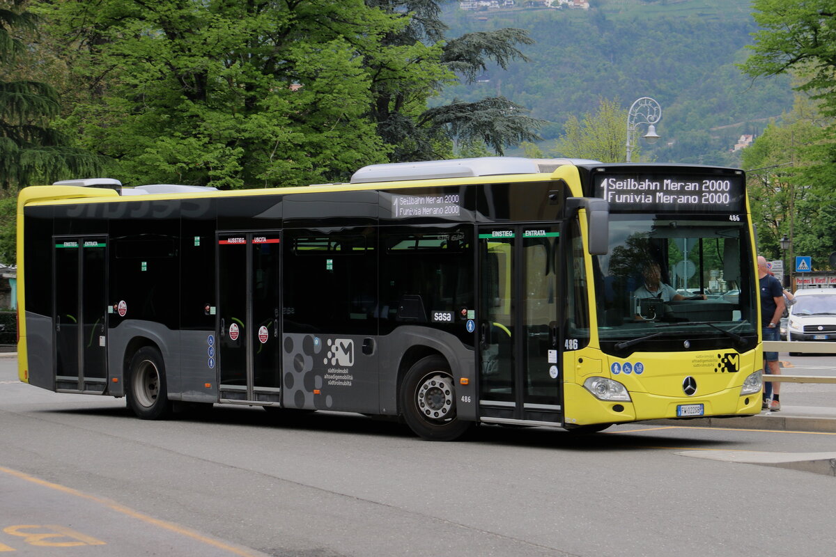 SASA Bozen - Nr. 486/FW-022 SB - Mercedes am 15. April 2024 in Meran (Aufnahme: Martin Beyer)