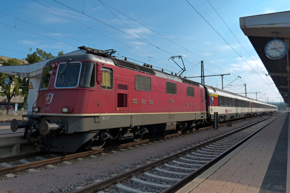 SBB Re4/4 II 11304 Singen (Hohentwiel) 02.08.2015