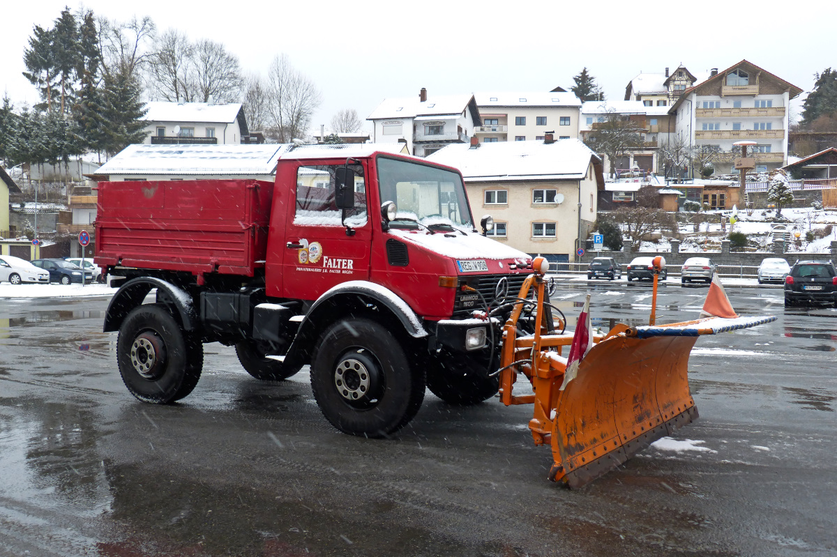 Unimog 1500 eingesetzt für Winterdienst. Regen 15.01.2015