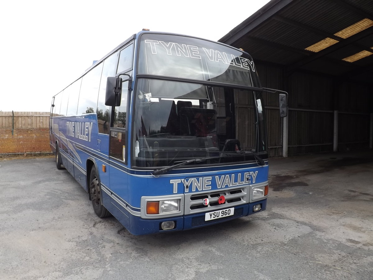 YSU 960
1989 Volvo B10M
Plaxton Paramount C55F
Tyne Valley Coaches, Acomb, Hexham, England.

New to Dodsworth, Boroughbridge, North Yorkshire, registered F715 EUG.