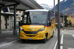 (283'273) - PostAuto Zentralschweiz - Nr. 304/OW 41'563/PID 12'175 - Iveco/K-Bus am 19. Dezember 2025 beim Bahnhof Sarnen