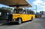 (280'963) - Stalder, Wyssachen - BE 26'794 - Saurer/R&J (ex Loosli, Wyssachen) am 4. Oktober 2025 beim Bahnhof Huttwil (280'963) - Stalder, Wyssachen - BE 26'794 - Saurer/R&J (ex Loosli, Wyssachen) am 4. Oktober 2025 beim Bahnhof Huttwil